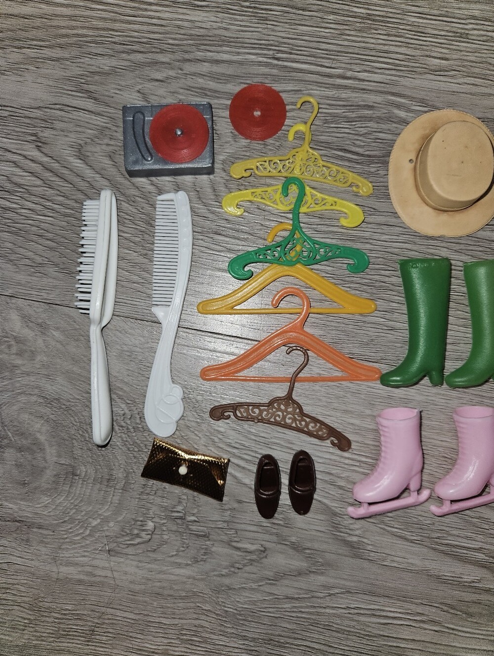 Vintage Barbie Accessories Lot - Picture 2 of 3
